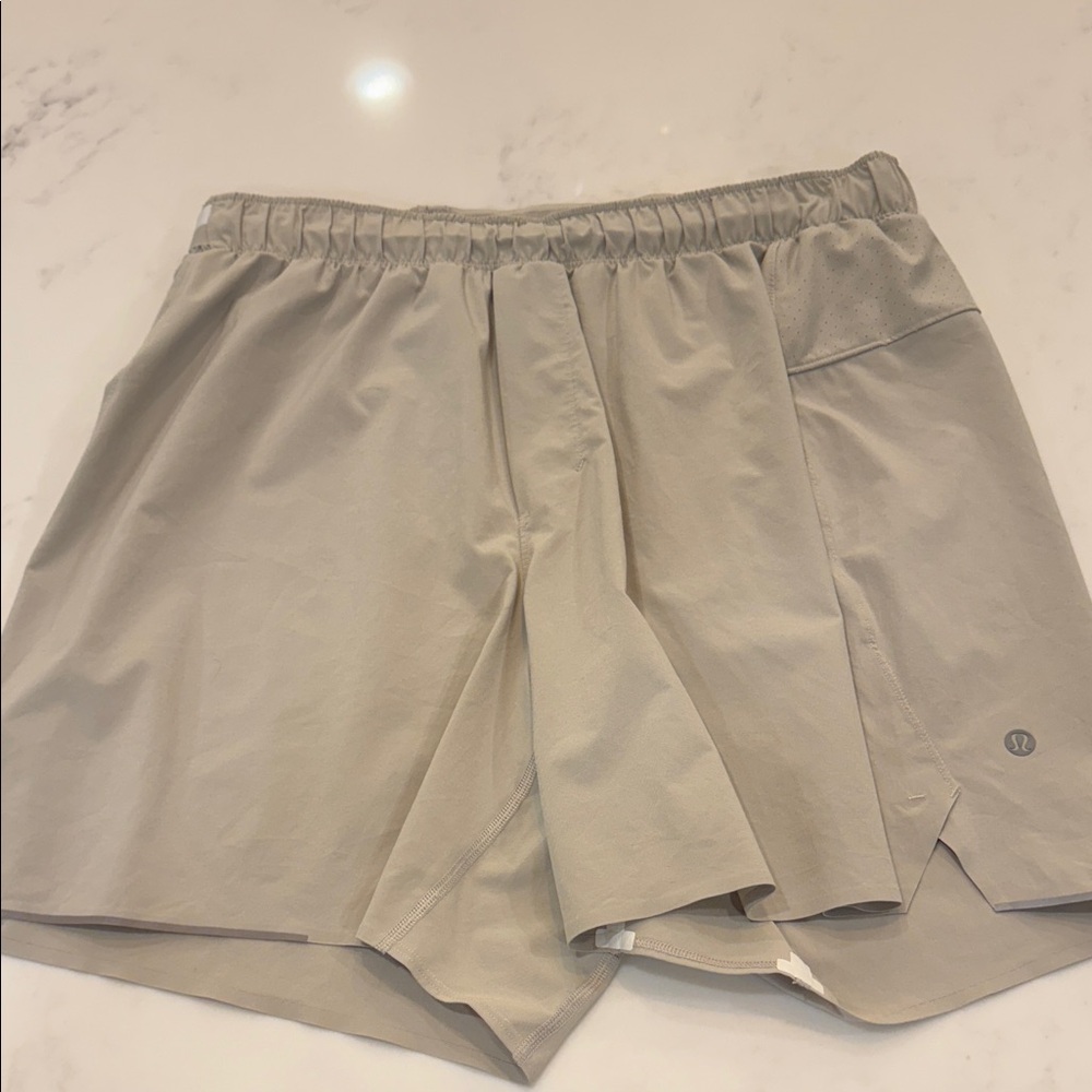 lululemon athletica Men's Light Tan Surge Linerless 6” Athletic Shorts